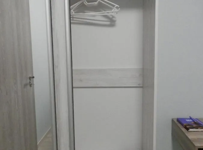 Апартамент Нова Дружба 2