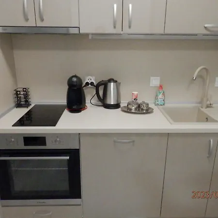 Апартамент Нова Дружба 2